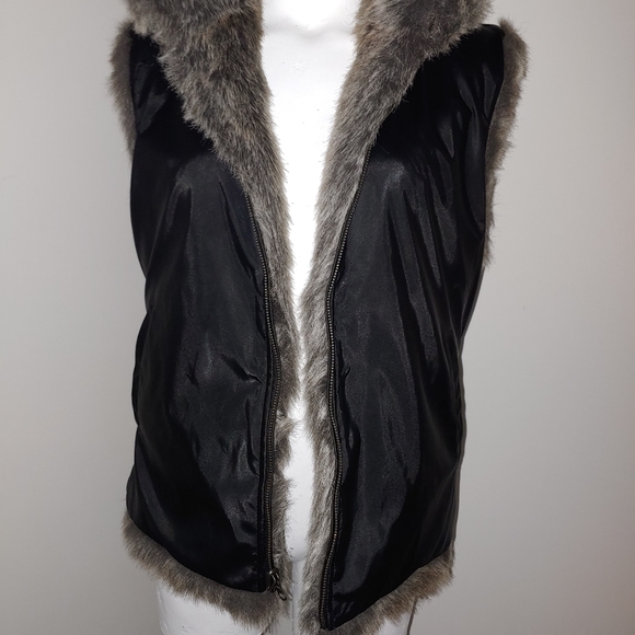 Vintage Blassport reversable faux fur jacket.  SIZE S - Picture 6 of 10
